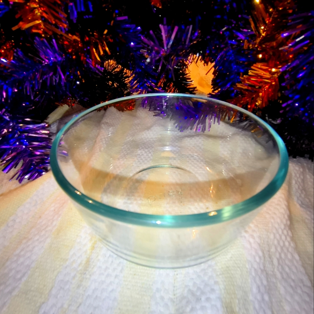 Pyrex 2 cup Teal Rim Glass Bowl